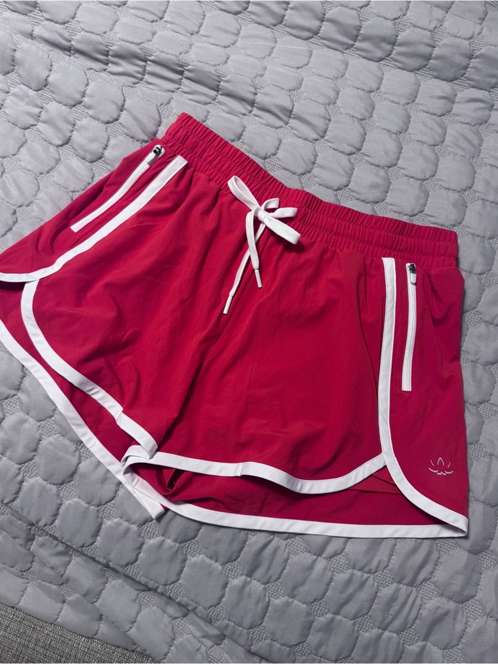 NEVER WORN. Women’s Beyond Yoga Drawstring Shorts in Red with White Trim